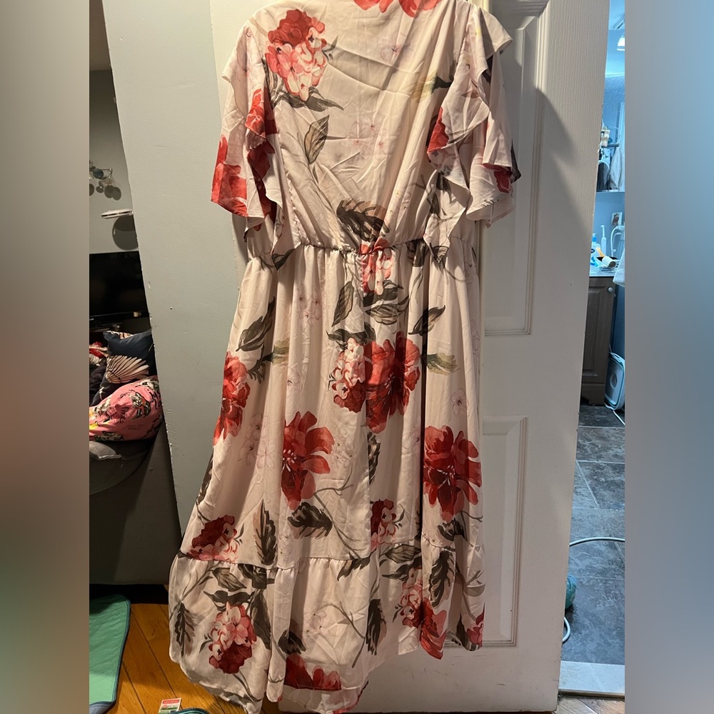 BloomChic Cream Floral Dress - Picture 8 of 8